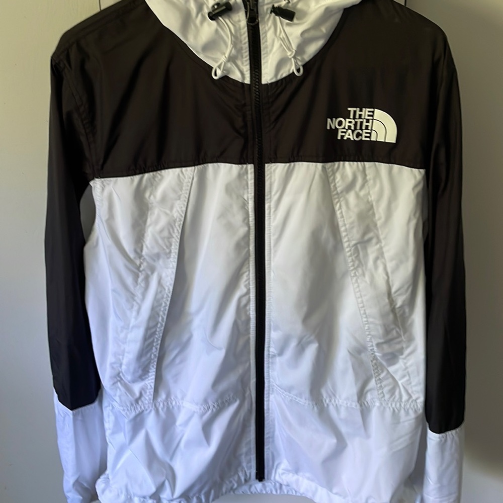 Northface men’s wind breaker very clean